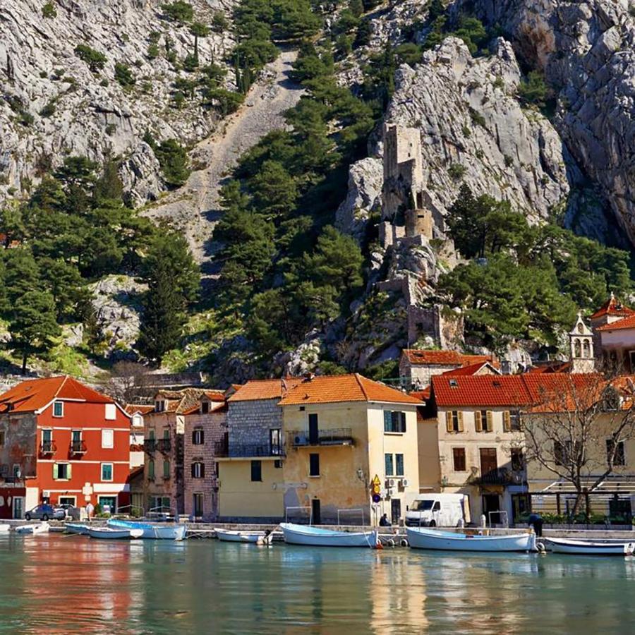 Apartments Nature Omis Exterior photo