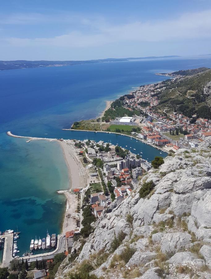 Apartments Nature Omis Exterior photo