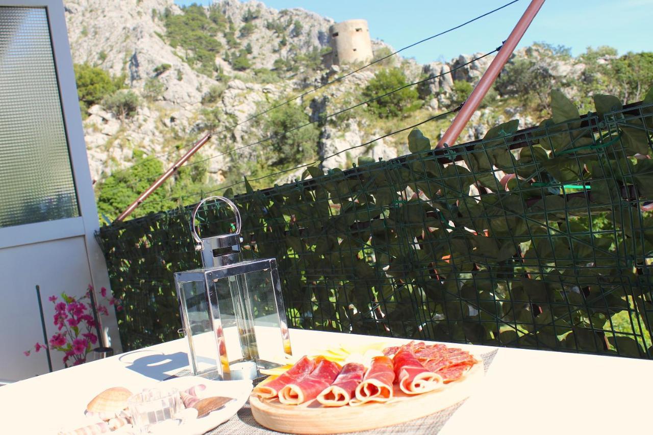 Apartments Nature Omis Exterior photo