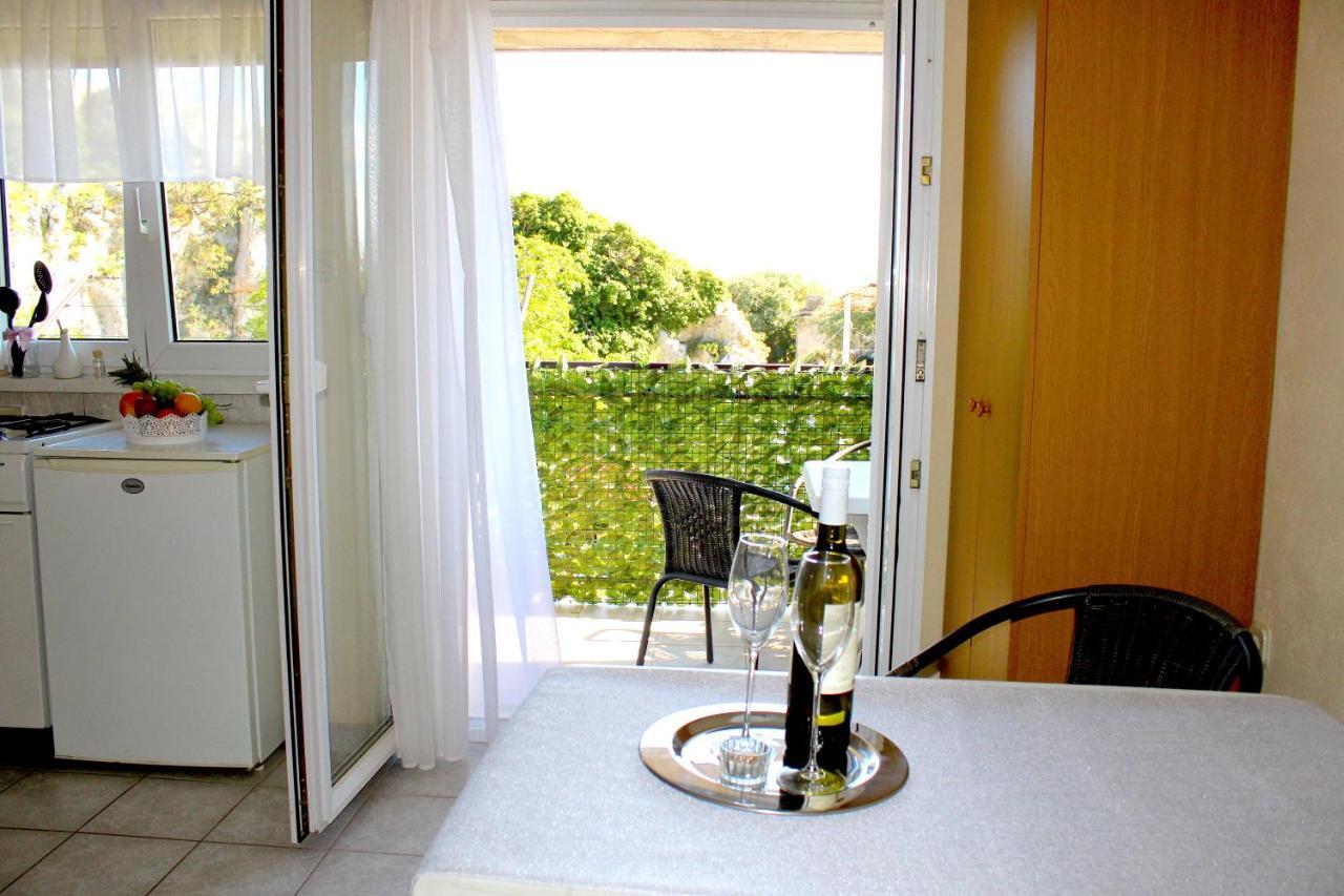 Apartments Nature Omis Exterior photo