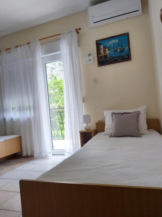 Apartments Nature Omis Exterior photo