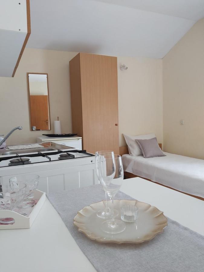 Apartments Nature Omis Exterior photo