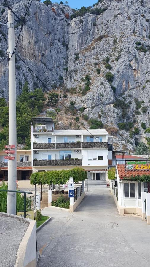 Apartments Nature Omis Exterior photo