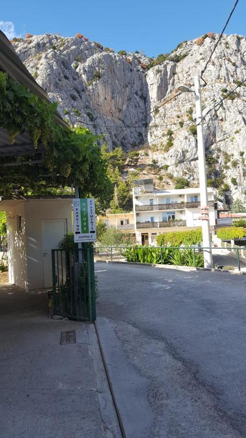 Apartments Nature Omis Exterior photo